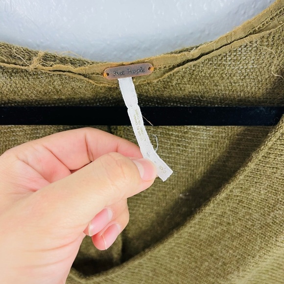 Free People Sadie Dark Olive Green Sweater Dolman Loose Fit Wool Blend  Size S - Picture 3 of 7